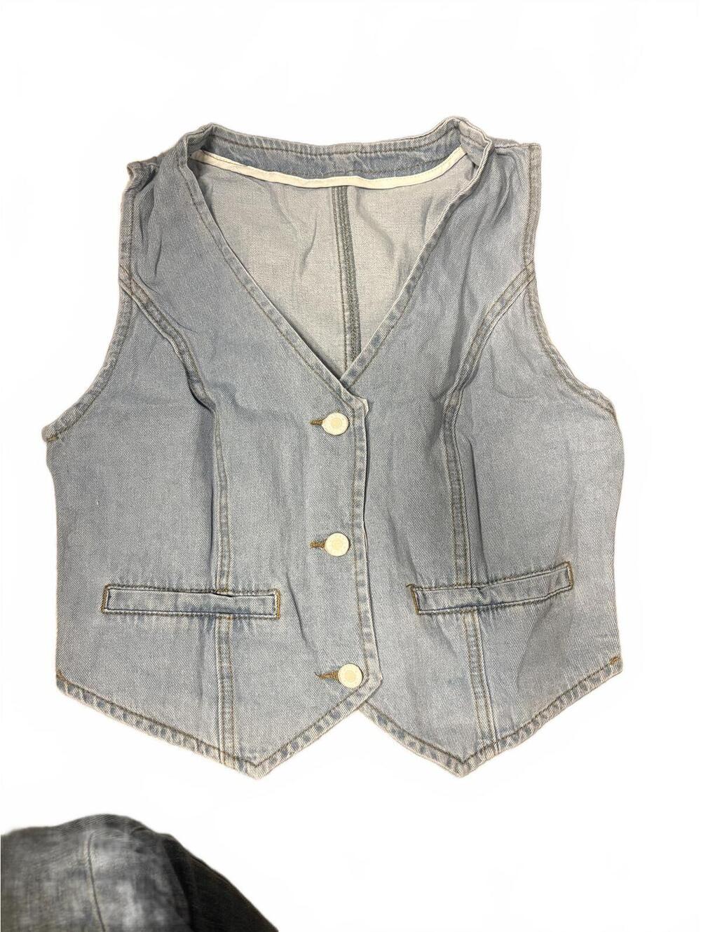 Womens Light Wash Denim Vest Button Down V-Neck Cropped Jean Waistcoat Top
